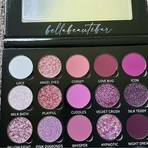 Bella Beaute Bar Smokey Glam Magnetic Eyeshadow Palette